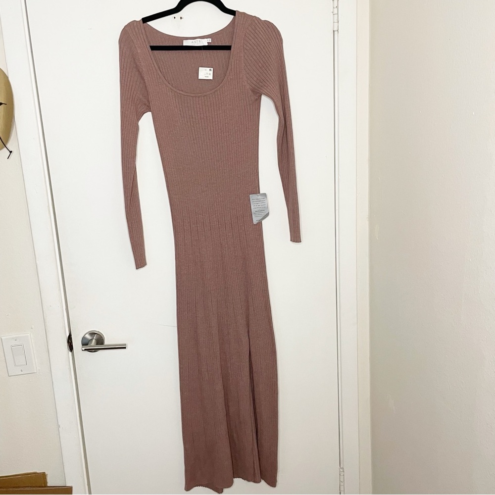 NWT ASTR the label Ribbed long sleeve Sweater Dress  M cotton stretchy Mauve